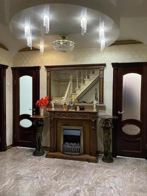 Больше 4 комн., 200 м², Блочный, Автодорожная 3
