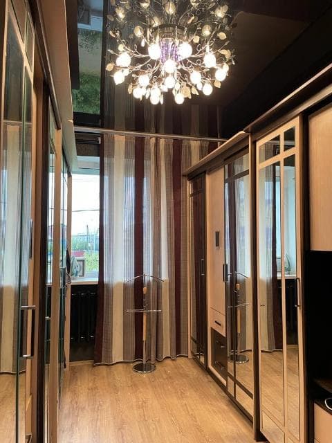 Больше 4 комн., 200 м², Блочный, Автодорожная 4