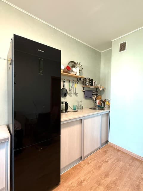 1 комн., 42 м², Блочный, Площадь Победы 3