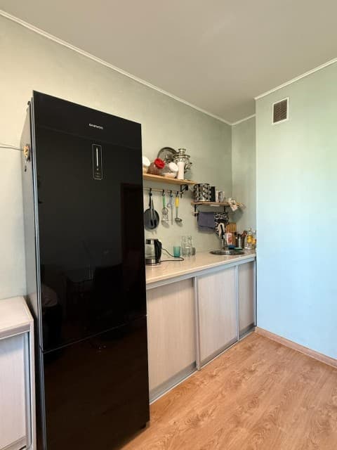 1 комн., 42 м², Блочный, Площадь Победы 4