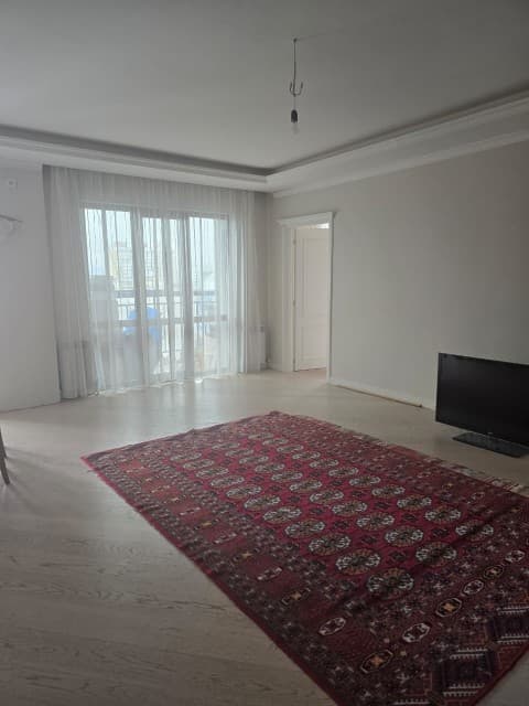 3 комн., 93 м², Монолитно-каркасный, Центр - район пл. Орджоникидзе 4