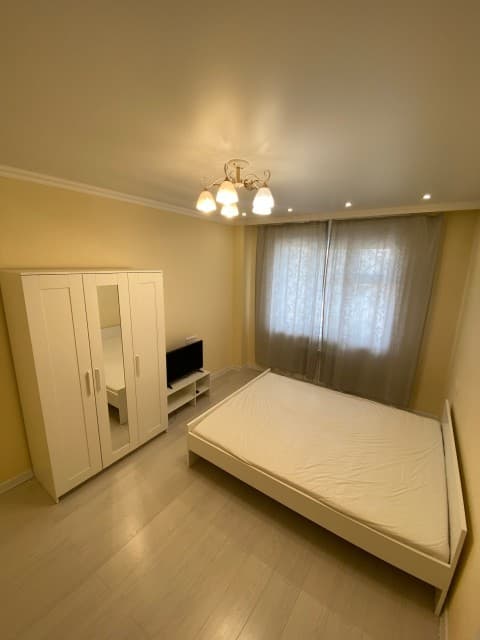 1 комн., 42 м², Монолитно-каркасный, Автовокзал 5