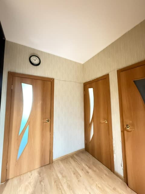 1 комн., 42 м², Блочный, Площадь Победы 5