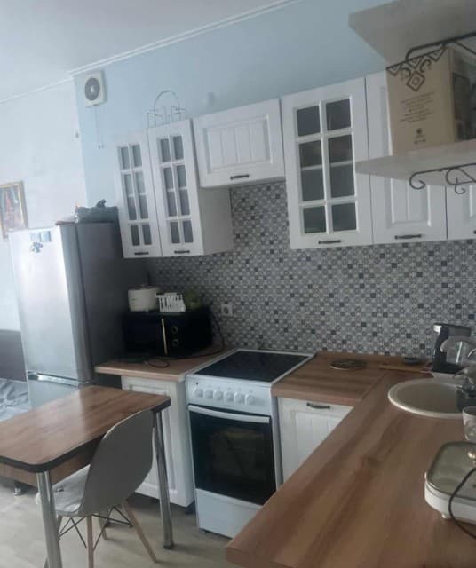 1 комн., 42 м², Блочный, Авторынок 3