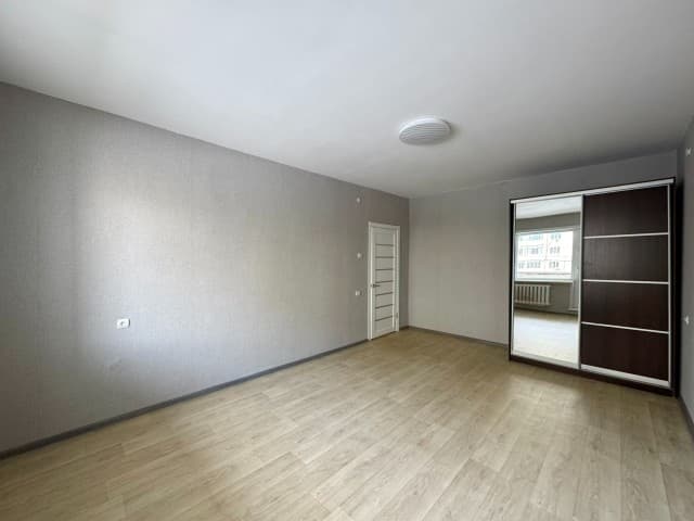 3 комн., 74 м², Блочный, 202 мкрн. 4