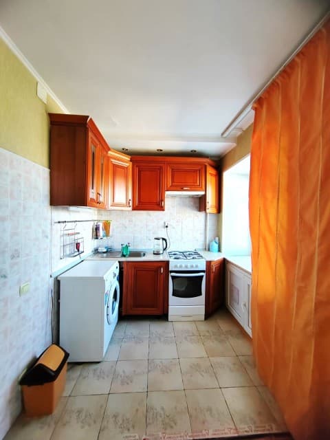 3 комн., 41 м², Хрущевка, Площадь Победы 15