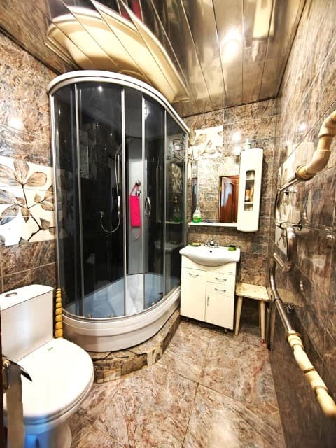 3 комн., 41 м², Хрущевка, Площадь Победы 8