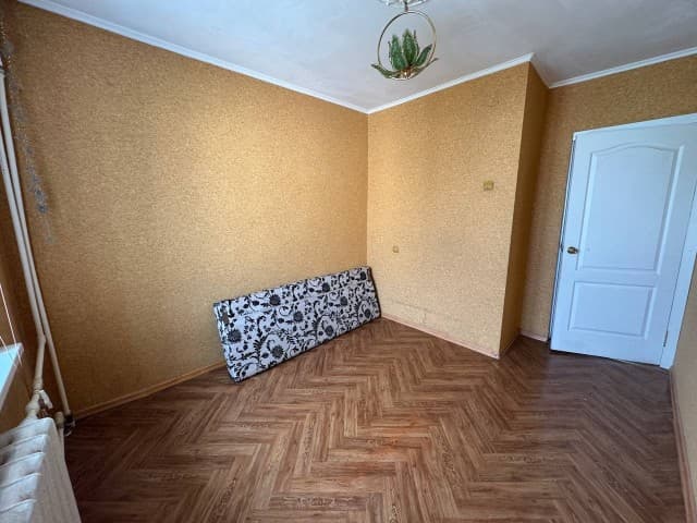 3 комн., Блочный, Площадь Победы 20