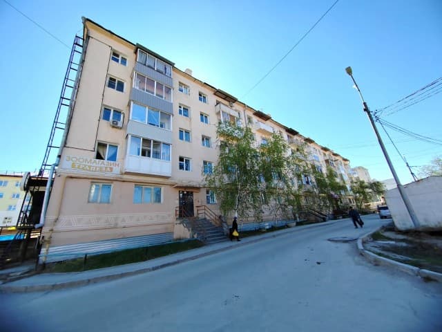 3 комн., 41 м², Хрущевка, Площадь Победы 2