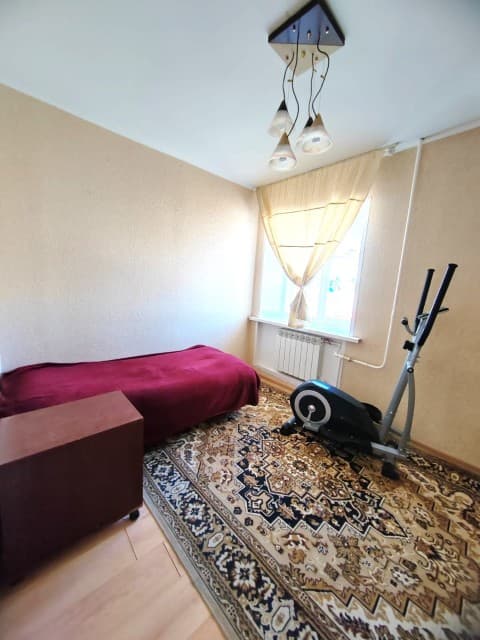 3 комн., 41 м², Хрущевка, Площадь Победы 12
