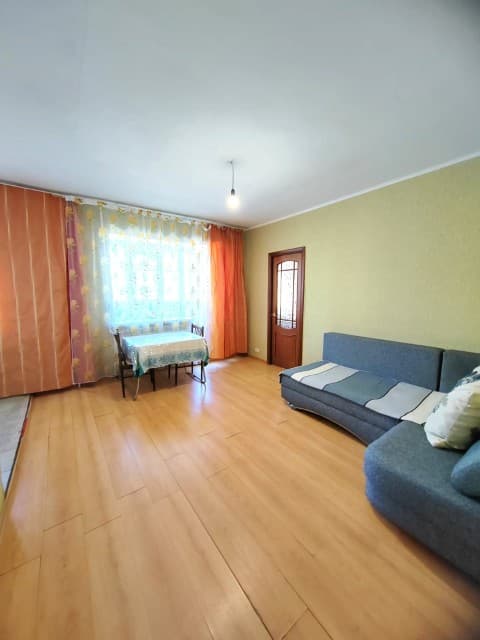 3 комн., 41 м², Хрущевка, Площадь Победы 3