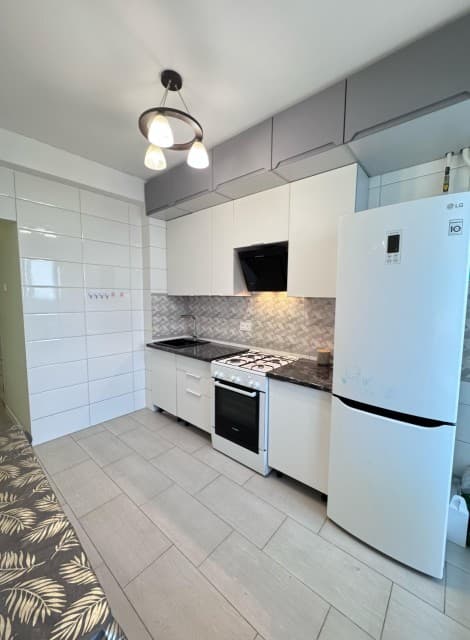 2 комн., 65 м², Блочный, Центр - район пл. Дружбы 2