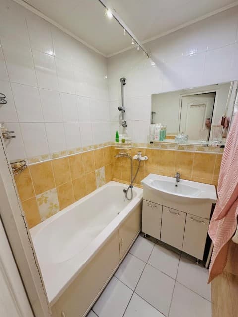 3 комн., 62 м², КПД, Крестьянский рынок, стадион "Туймаада" 11