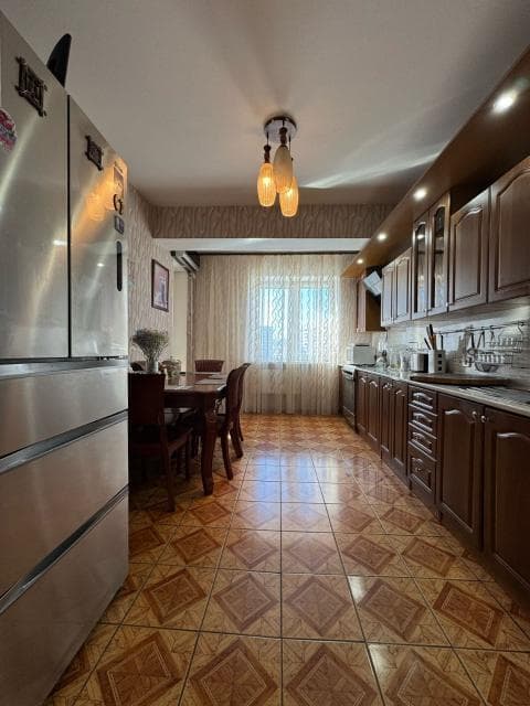 2 комн., 60 м², Инд. планировка, Крестьянский рынок, стадион "Туймаада" 6