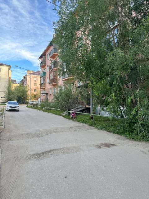 1 комн., 31 м², Блочный, Областная больница, рынок "Манньыаттаах" 19