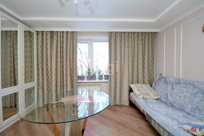 4 комн., 81 м², Дерев. б/у
