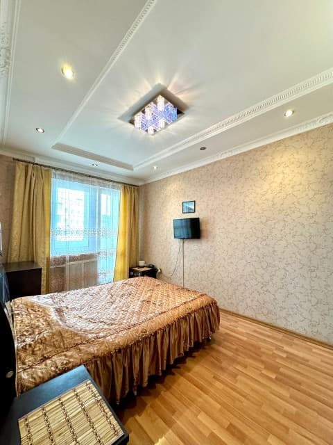3 комн., Монолитно-каркасный, Сахацирк 8