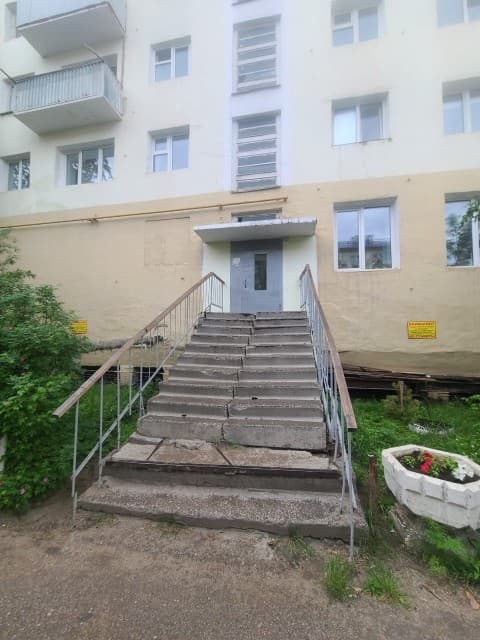 2 комн., 40 м², Хрущевка, Площадь Победы 17