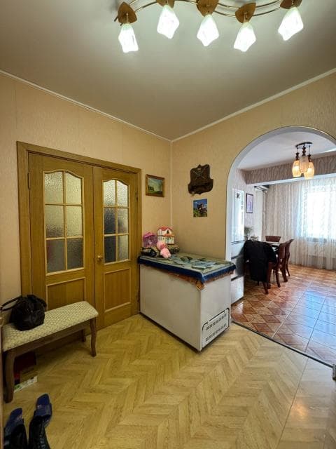 2 комн., 60 м², Инд. планировка, Крестьянский рынок, стадион "Туймаада" 9