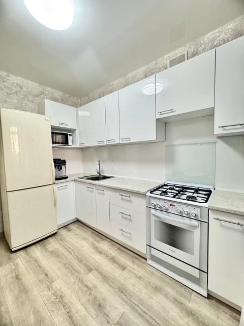 3 комн., 76 м², Инд. планировка, 26 школа 6