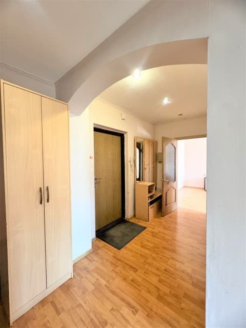 2 комн., 60 м², Монолитно-каркасный, Центр - район пл. Ленина 4