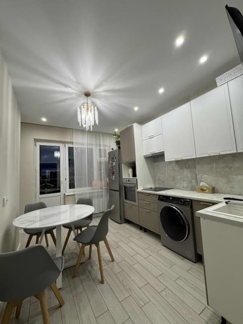 1 комн., 40 м², Монолитно-каркасный, Площадь Победы 5