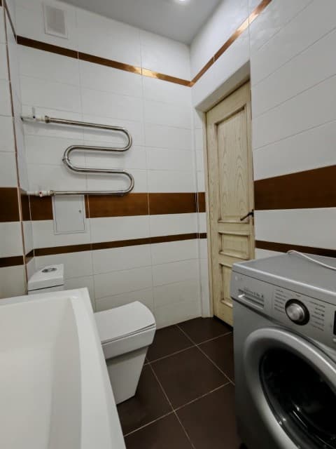 3 комн., 72 м², Блочный, Рынок Столичный 16