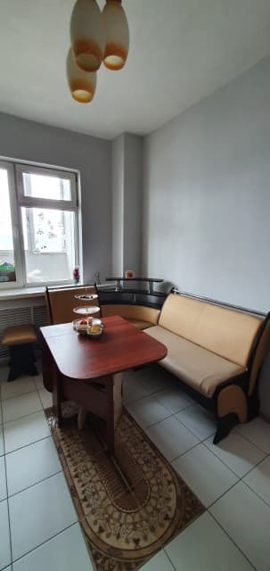 1 комн., 36 м², Блочный, Крестьянский рынок, стадион "Туймаада" 10