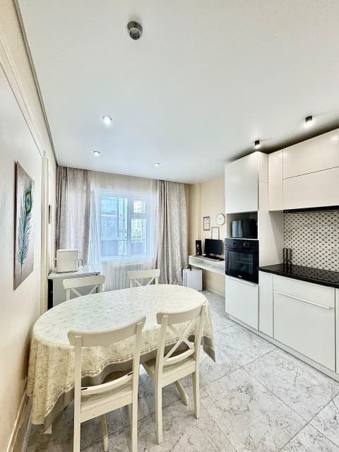2 комн., 65 м², Монолитно-каркасный, 203 мкрн. 2