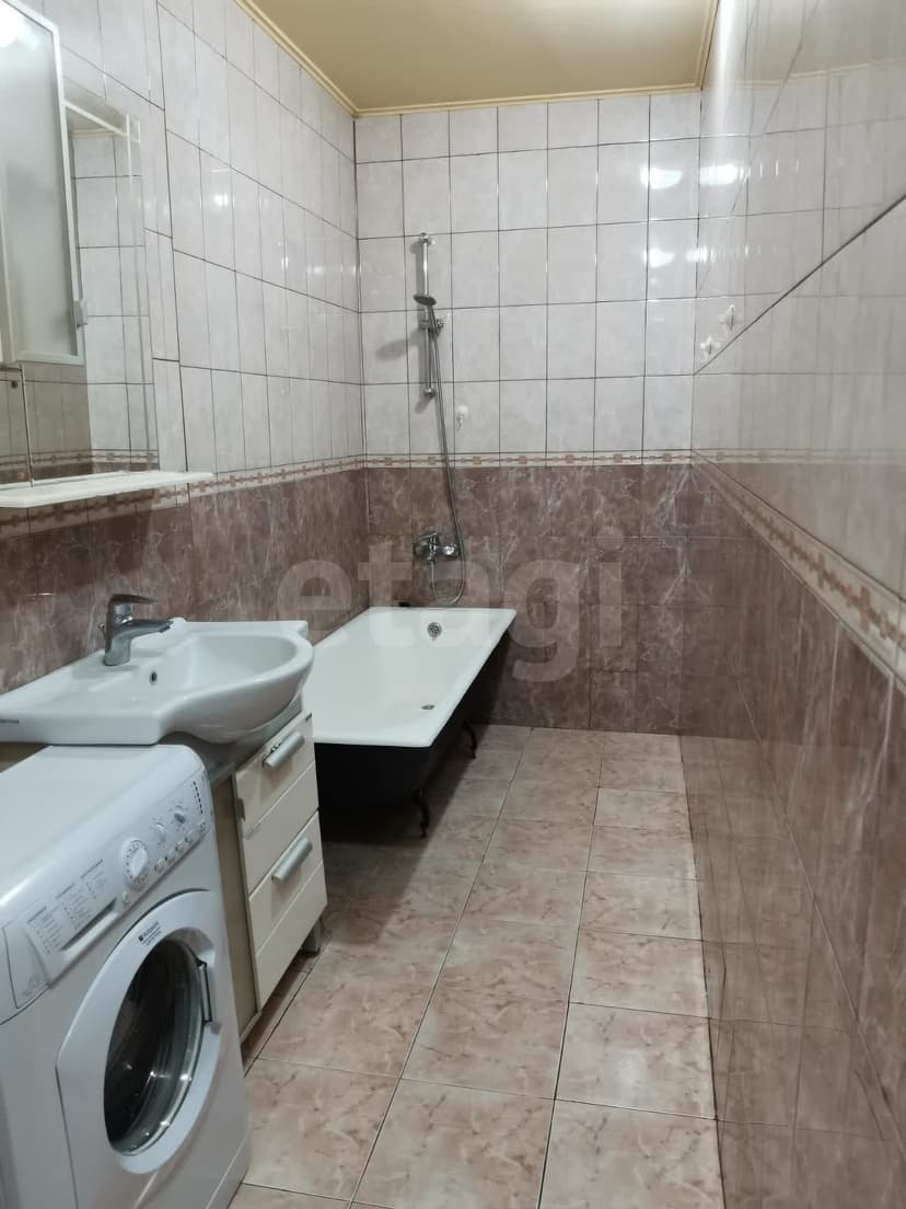 1 комн., 43 м², Инд. планировка 7