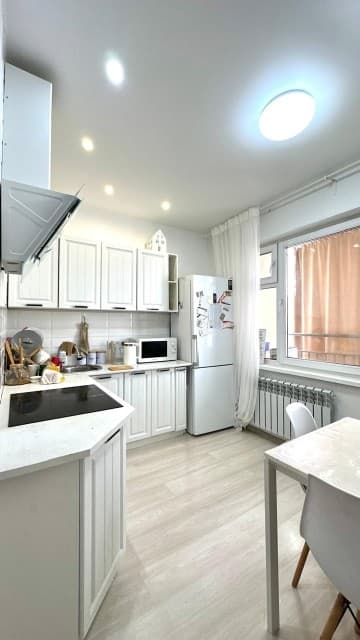 3 комн., 72 м², Монолитно-каркасный 2