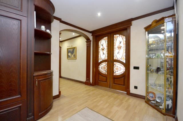 Больше 4 комн., 270 м², Инд. планировка, Центр - район пл. Ленина 15