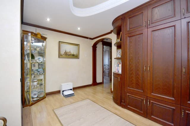 Больше 4 комн., 270 м², Инд. планировка, Центр - район пл. Ленина 13