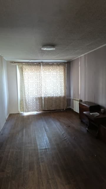 3 комн., 57 м², Блочный, Центр - район пл. Орджоникидзе 9
