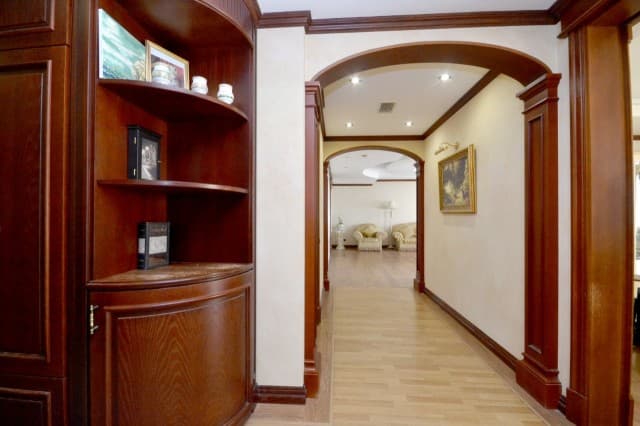 Больше 4 комн., 270 м², Инд. планировка, Центр - район пл. Ленина 12