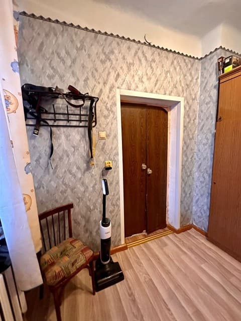3 комн., 62 м², Сталинка, Студгородок 14