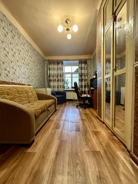 3 комн., 62 м², Сталинка, Студгородок