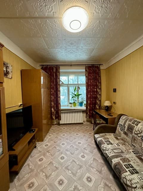 3 комн., 62 м², Сталинка, Студгородок 3