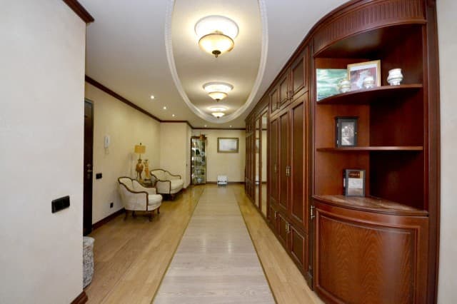 Больше 4 комн., 270 м², Инд. планировка, Центр - район пл. Ленина 16