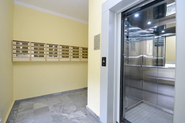 Больше 4 комн., 270 м², Инд. планировка, Центр - район пл. Ленина 18