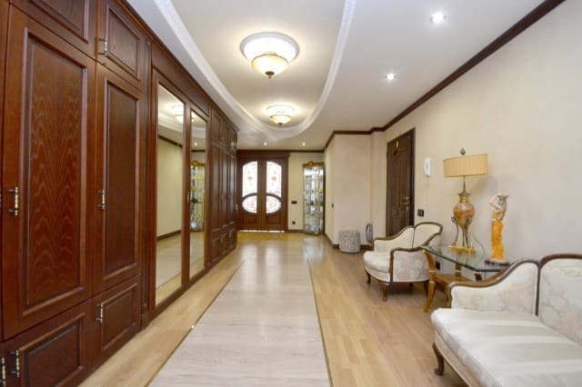 Больше 4 комн., 270 м², Инд. планировка, Центр - район пл. Ленина 17