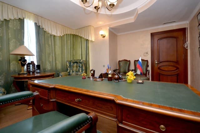 Больше 4 комн., 270 м², Инд. планировка, Центр - район пл. Ленина 6