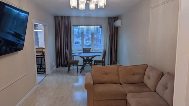 Больше 4 комн., 121 м², Инд. планировка, Областная больница, рынок "Манньыаттаах" 8