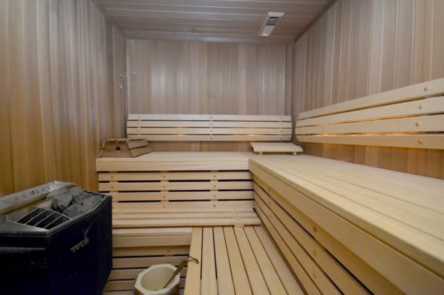 Больше 4 комн., 270 м², Инд. планировка, Центр - район пл. Ленина 9