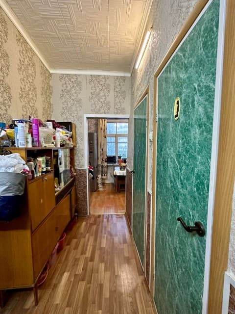 3 комн., 62 м², Сталинка, Студгородок 9