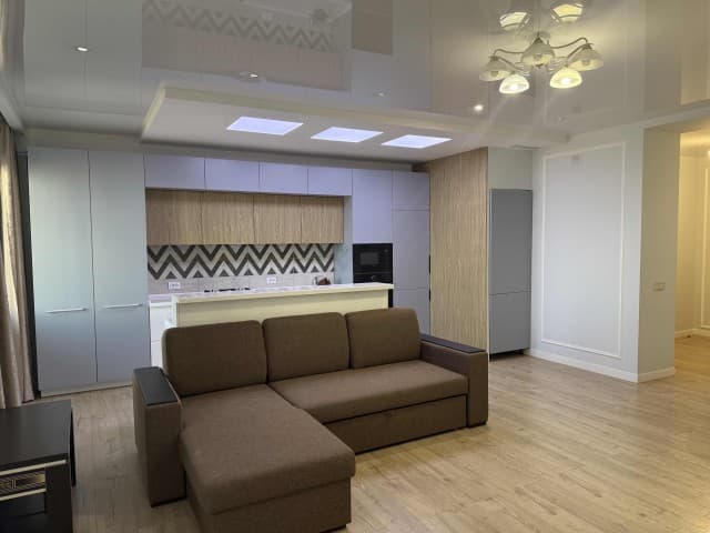 3 комн., 83 м², Монолитно-каркасный, Кинотеатр Лена 6