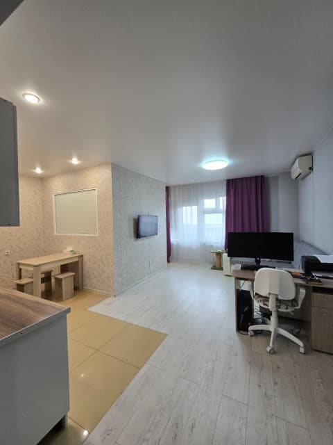 2 комн., 44 м², Монолитно-каркасный, Крестьянский рынок, стадион "Туймаада"