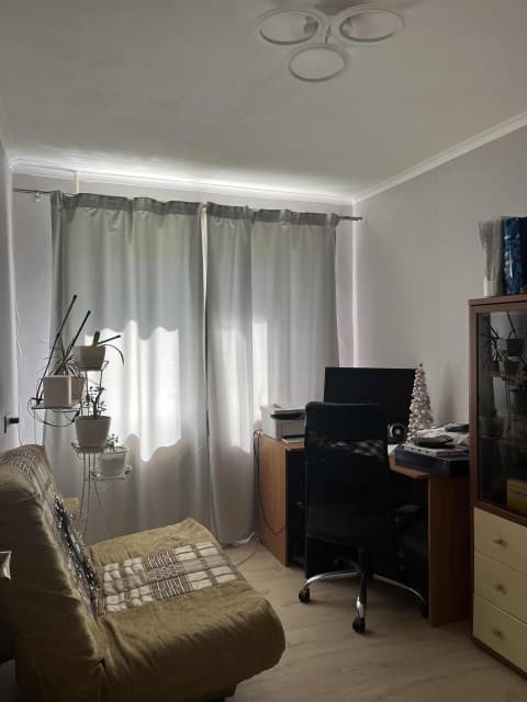 4 комн., 72 м², КПД, Центр - район пл. Орджоникидзе 5