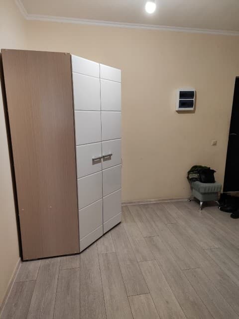 1 комн., 46 м², Монолитно-каркасный, Областная больница, рынок "Манньыаттаах" 7