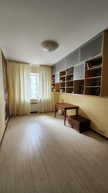 4 комн., 101 м², 112 серия, Областная больница, рынок "Манньыаттаах" 7
